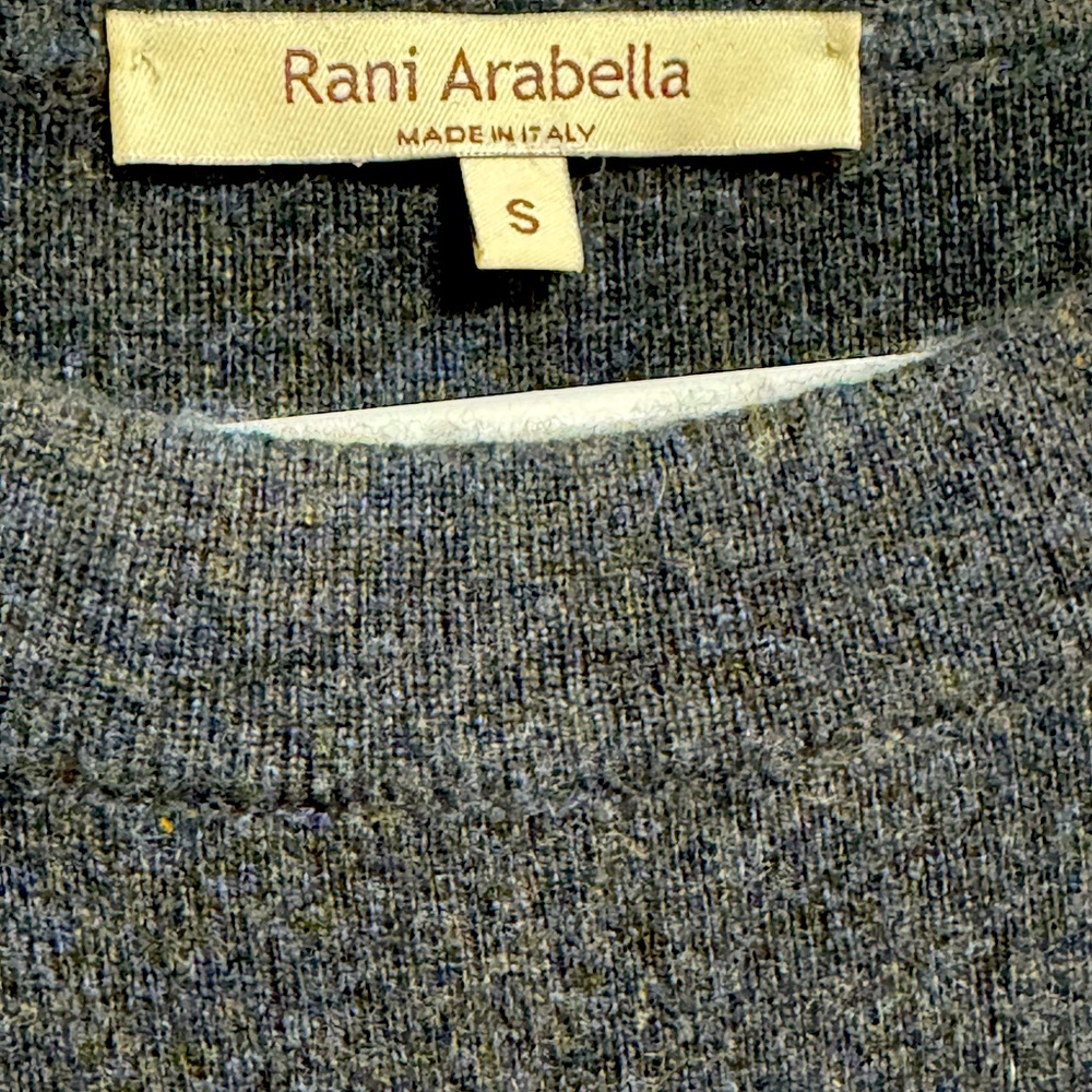 Ready for fall/winter..Beautiful wool sweater!